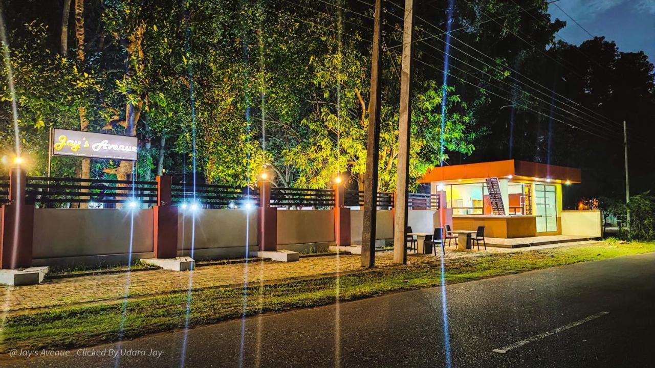 Hotel Jay'S Avenue Udawalawe Exterior foto