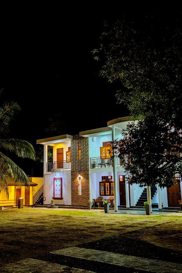 Hotel Jay'S Avenue Udawalawe Exterior foto