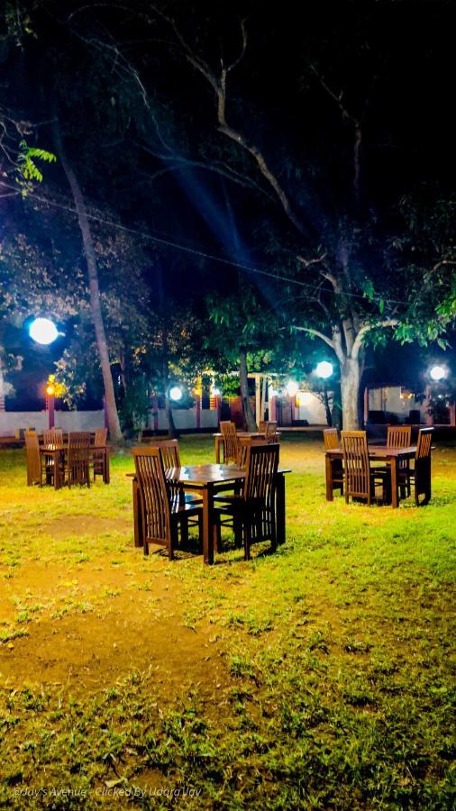 Hotel Jay'S Avenue Udawalawe Exterior foto